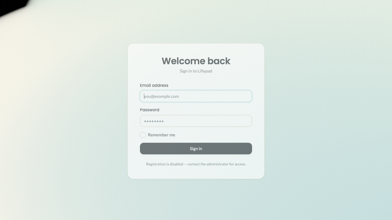 the admin login page › renders a login form to an anonymous visitor desktop